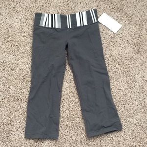 Lululemon cropped yoga pants